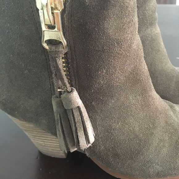 Aldo Olive Suede Tasseled Booties Size 7 - Picture 7 of 7